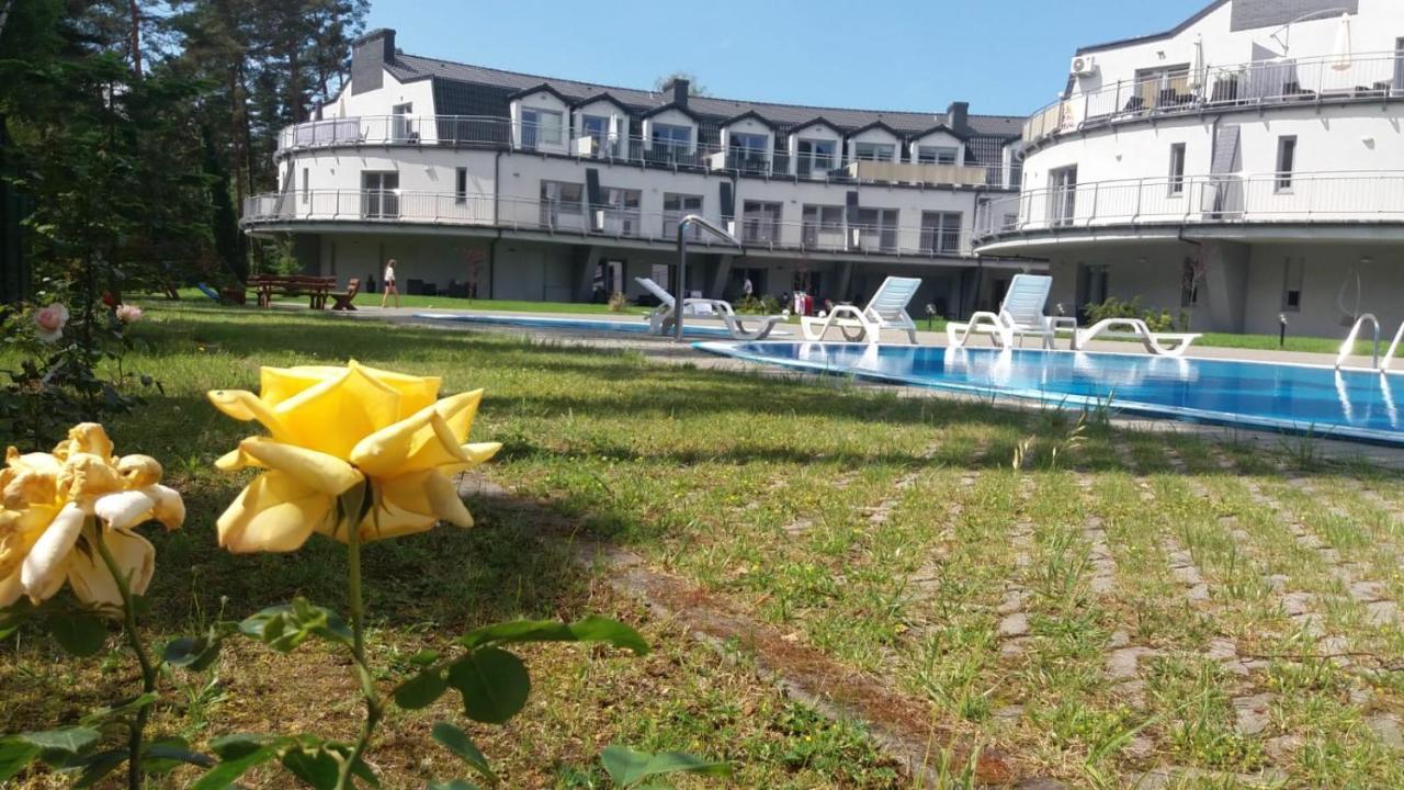 Romantyczny Apartament Happy 16 Basen & Kort Tenisowy, Ochrona 24 H - Dla Maksymalnie 6 Osob Pobierowo Bagian luar foto