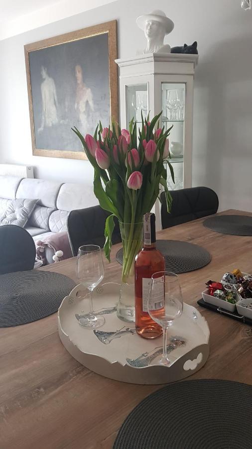 Romantyczny Apartament Happy 16 Basen & Kort Tenisowy, Ochrona 24 H - Dla Maksymalnie 6 Osob Pobierowo Bagian luar foto