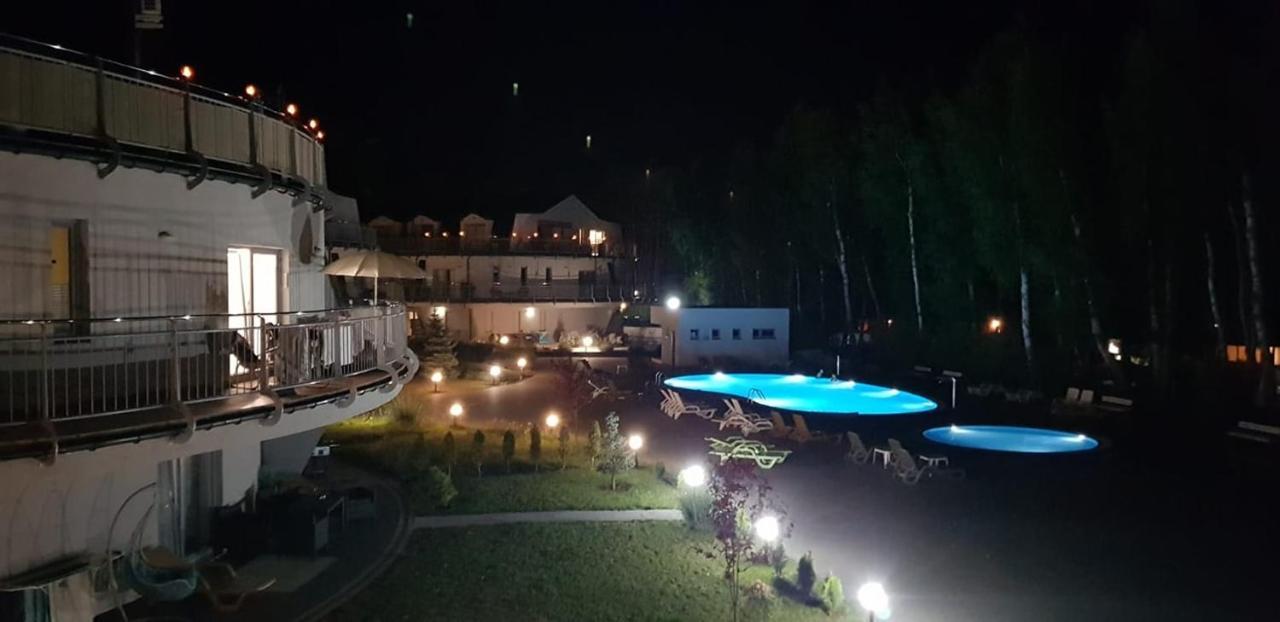 Romantyczny Apartament Happy 16 Basen & Kort Tenisowy, Ochrona 24 H - Dla Maksymalnie 6 Osob Pobierowo Bagian luar foto