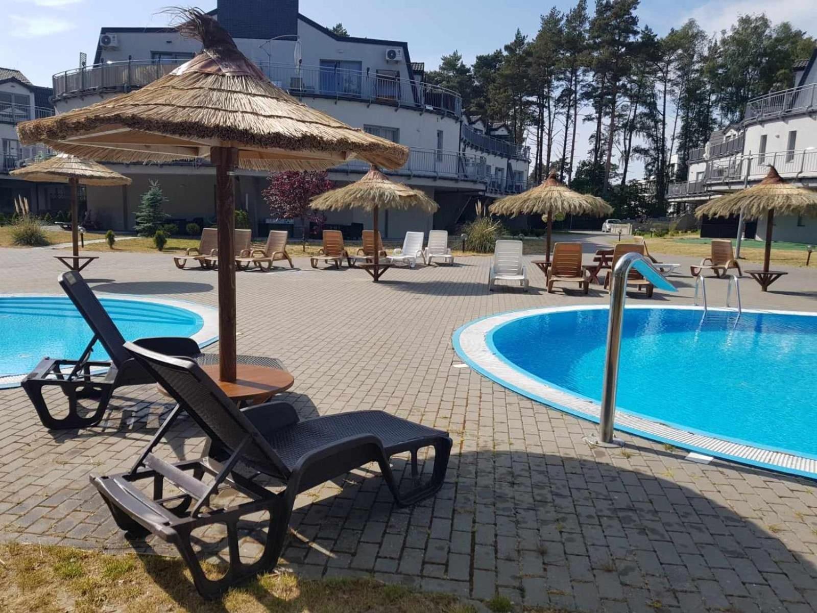 Romantyczny Apartament Happy 16 Basen & Kort Tenisowy, Ochrona 24 H - Dla Maksymalnie 6 Osob Pobierowo Bagian luar foto