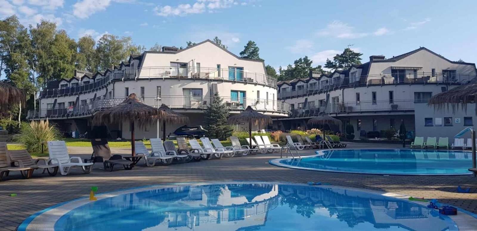 Romantyczny Apartament Happy 16 Basen & Kort Tenisowy, Ochrona 24 H - Dla Maksymalnie 6 Osob Pobierowo Bagian luar foto